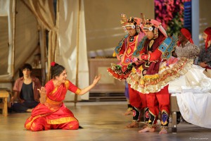 ariane-mnouchkine-le-rire-et-le-theatre-pour-combattre-l-horreurm392770341